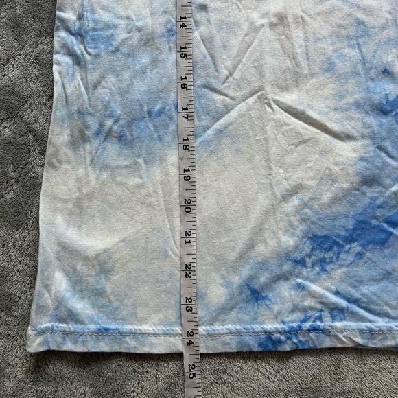 Truly Hard Seltzer Tee - Picture 2 of 6